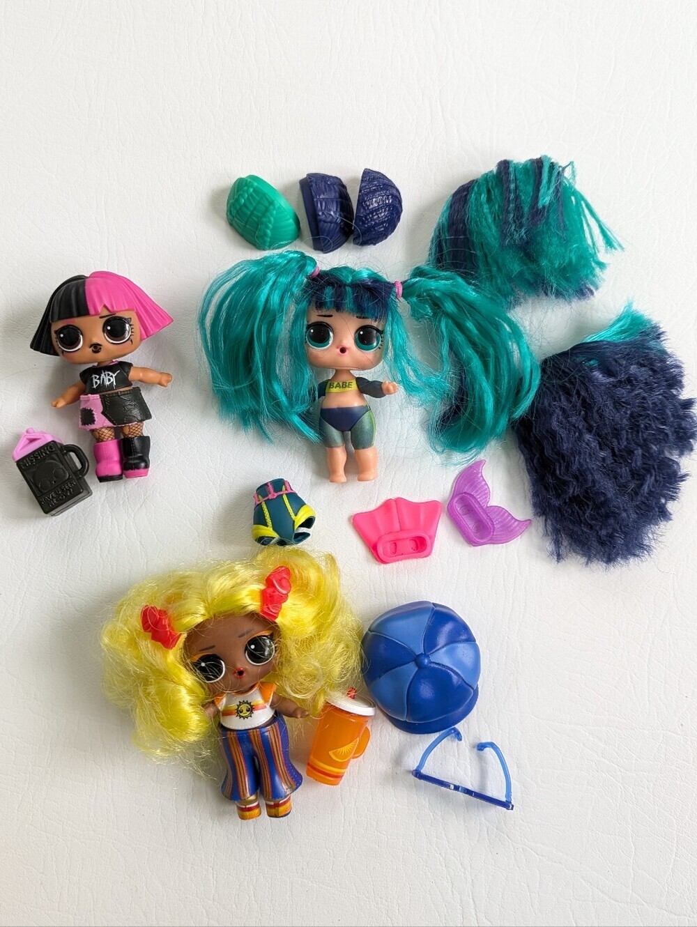 L.O.L. Suprise Lot 3 Dolls And Accessories